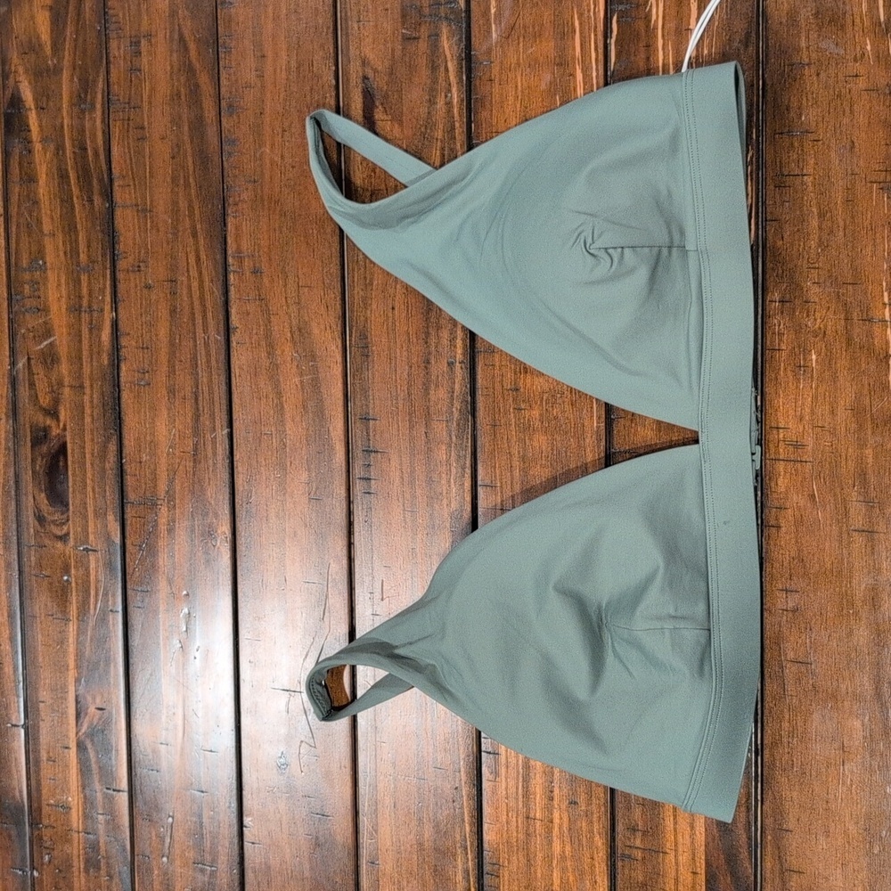 Everlane The Renew Plunge Triangle Bikini Top - Picture 2 of 6